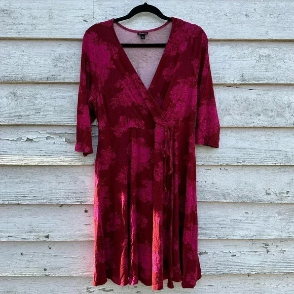 TORRID acas red with pick floral jersey wrap dress SZ 0 torrid or L - Picture 4 of 8